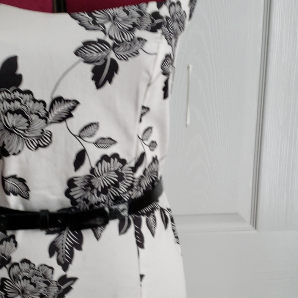 Dress - Picture 2 of 4